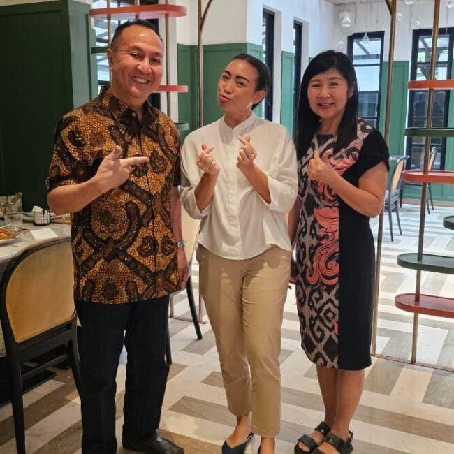 Jusak Kereh Bersama Sara Keponakan Prabowo